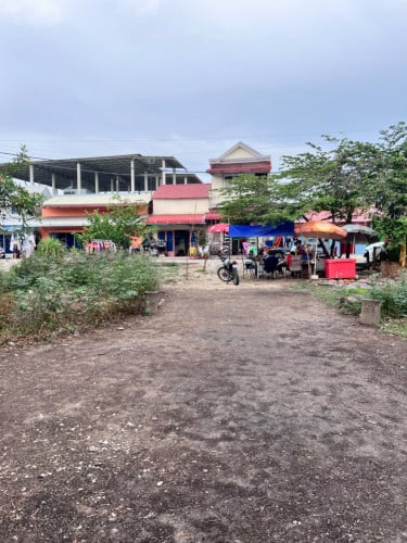 ដីជួល ឫ លក់