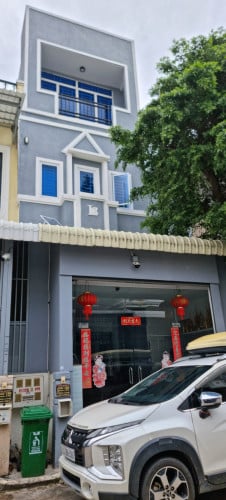 ផ្ទះល្វែងលក់ន្ទាន់