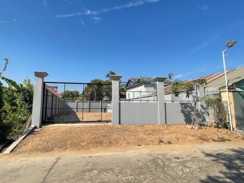 ដីលក់ស្វាយជ្រុំ 11m x 24m