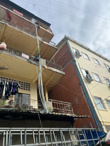 ផ្ទះ2លក់ ជាន់ទី២និងទី៣ ក្បែសាលាចេនឡា