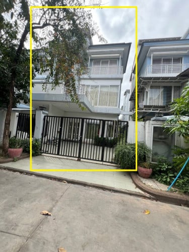 វីឡាភ្លោះ សម្រាប់ជួលនៅបុរី ប៉េងហួត598