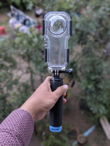 ខេស insta360 RS 1 inch សម្រាប់ប្រើថតលេងក្នុងទឹក រឺថតវីឌីអូទិដ្ឋភាពក្នុងបាតទន្លេជាដើម