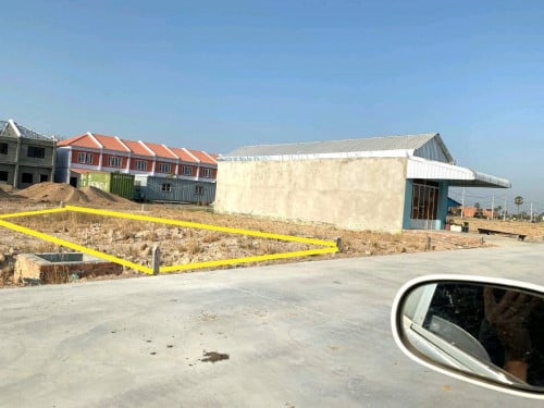 ដីលក់នៅមុខបូរី Kseven សង្កាត់ស្នោរ