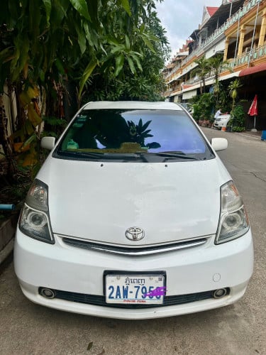 ឡានPruis 2006 Halffull ម្ចាស់ដេីមឡានស្អាត