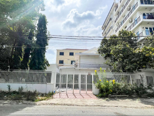 - ផ្ទះសម្រាប់ជួលនៅជិតសាលាបឋមសិក្សាទួលគោក / Shop House for Rent near Tuol Kork Primary School