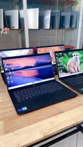 CPU i7(11th)@2.60GHz Ram 16G M2 512GB Srecn 14 "FHD IPS Key Light 🕯️