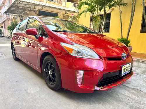 Hi Dear. I Sell Toyota Pruis 2013 Option 3 Solar New Car New Tax Paper .