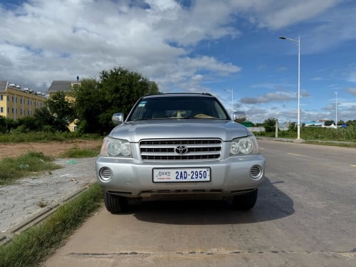 Highlander 2003 V4 pong1