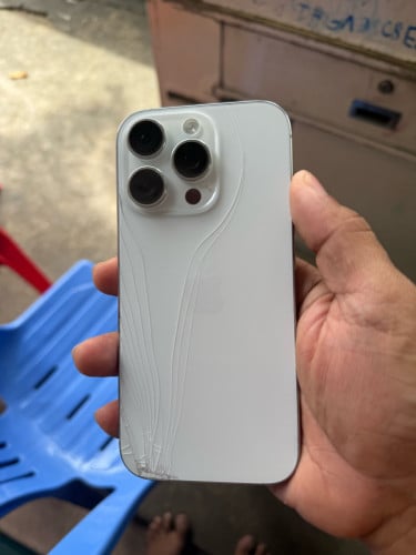 iPhone 16 pro 256G សាណុំណែនបែកតែខ្នង