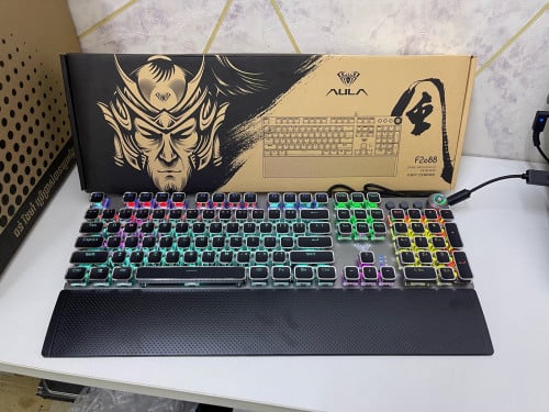 Keyboard mechanical មានភ្លេីង​ RGB ថ្មី​គុណភាព​ល្អ​