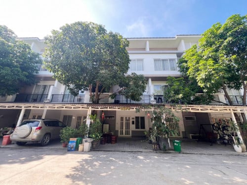 LC2វីឡា  សម្រាប់ជួល នៅបុរីប៉េងហួត បឹងស្នោរ