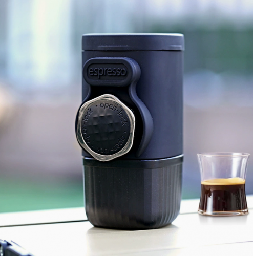 Portable hand-operated espresso machine, espresso capsules