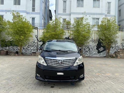 Toyota Alphard 2010 ពណ៍ខ្មៅ ក្នុងលឿង