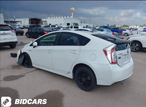 TOYOTA PRIUS 2013 Persona White Colour