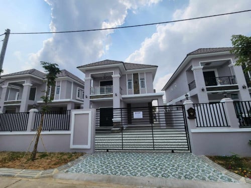 villa for rent​ នៅជិតផ្សាភូពុយ