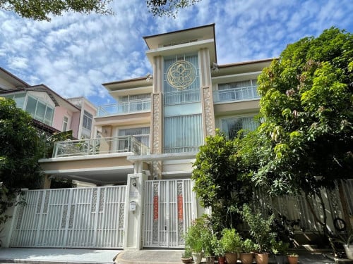 Villa for rent at borey Orkide 2004