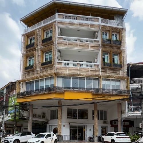 សេងអាគារការិយាល័យ+ហាងកាហ្វេ 38,888$