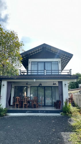 ផ្ទះស្នាក់ ខ្នើយវេទ