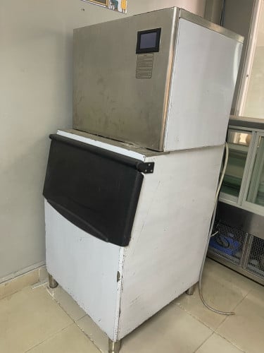 ទូរផលិតទឹកកក