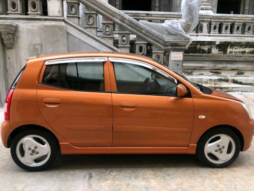 ឡាននៅថ្មីបងប្អូនៗមើលរូបដឹងថាថ្មីដែរ