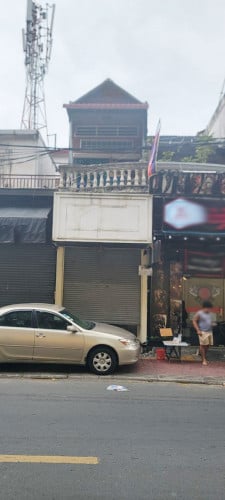 ផ្ទះអាជីវកម្មលើផ្លូវអ៊ូអរនៅដូនពេញជិតវាំងដាក់លក់ / ជួល បន្ទាន់