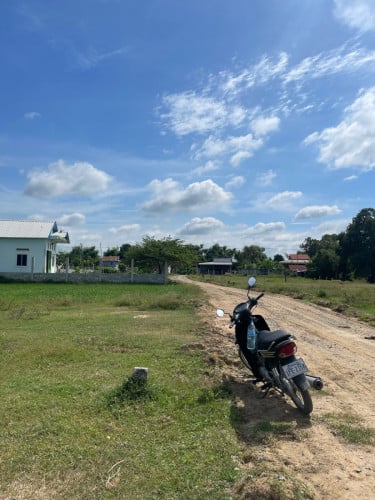 ដីលក់