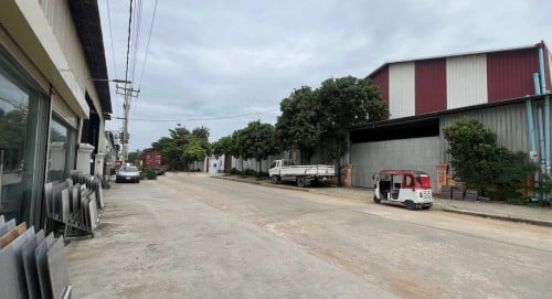 ឃ្លាំងជួល ស្ទឹងមានជ័យ