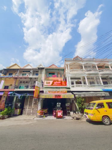 ផ្ទះល្វែង សម្រាប់លក់!!