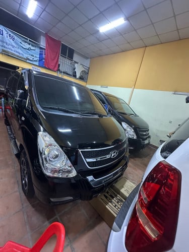 ឆ្នាំ2013 Full ឡានស្អាត16000$ចចារ