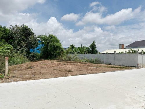 ដីលក់ បន្ទាន់នៅតាខ្មៅ (ទំហំ 20m X 20m) (ដីប្លង់រឹង)