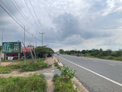 ដីលក់លើផ្លូវ261(40m)