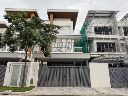 旧机场别墅 4卧室 出租 1500$전공향 트원빌 방4개짜리 임대 1500$