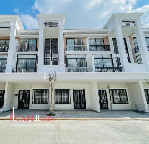 វីឡាកូនកាត់ LA សម្រាប់លក់ក្នុងបុរីប៉េងហួតបឹងស្នោរ