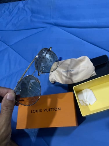 វែនតាប្រែន Lv Louis Vuitton