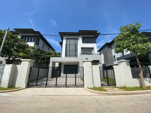 វីឡាQueen A សម្រាប់លក់បន្ទាន់នៅបុរីជីបម៉ុង6A