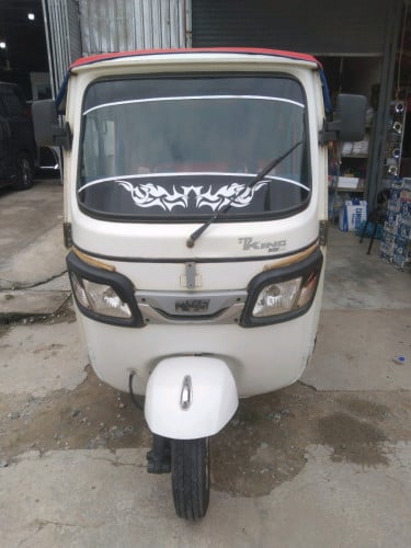 កង់បីលក់.TVS.020.នៅស្អាតម៉ាស៊ីនតាន់ទើបតែទិញបានមួយខែជាងចង់លក់វិញ។ តម្លៃ 1780 ចចារបាន