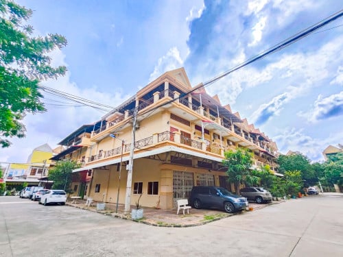 🏡ផ្ទះល្វែងកែង សម្រាប់លក់!!