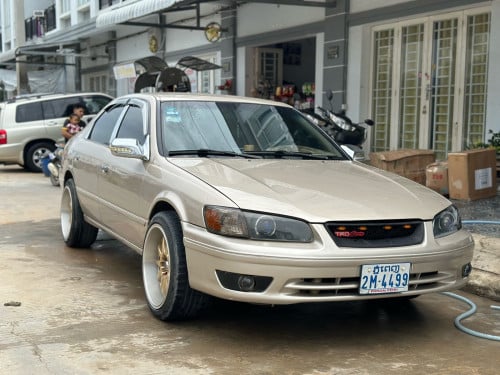 Camryឡានលក់