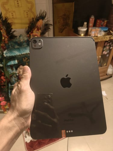 លក់ចេញហើយpro m4 11 ស្តាត99.99 បញ្ជាក់ដូចក្នុងរូប ដូរអេក្រងហ្សីន កាមម៉ារ៉ា 2ក្រុមហ៊ុនapple