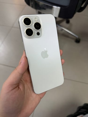 iPhone 15 Pro Max 256GB 99% 749$ Full set