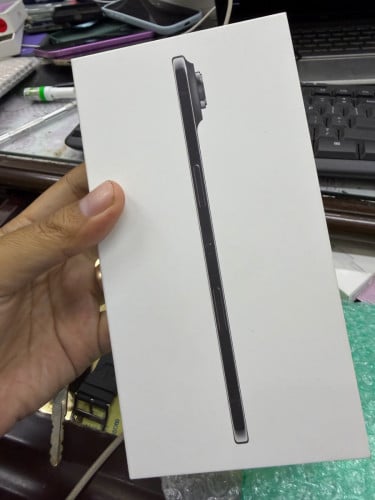 iPhone 17Air 256GB LLa Black New 900$