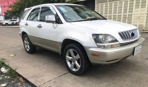 Lexus Rx300 ឆ្នាំ01 លក់បន្ទាន់