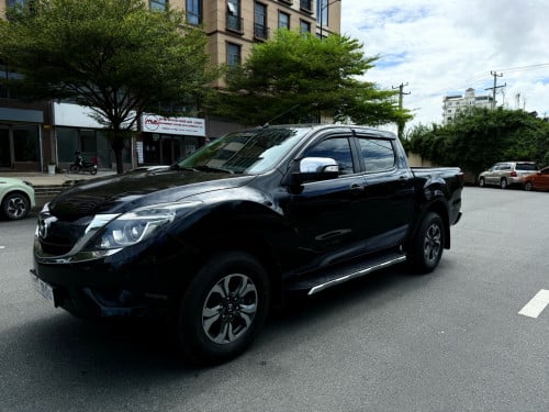 Mazda BT50 2013 ឆ្វេងសុីនក្រុមហ៊ុន