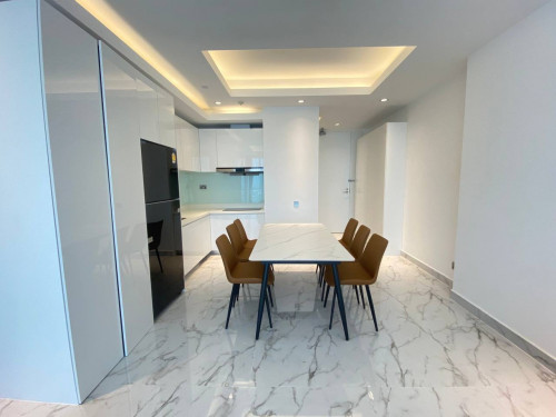 Modern 2 BR at J Tower 2