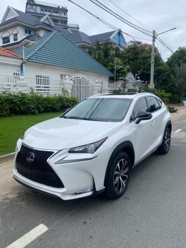 NX200t 2016  ឡានមូល​ ក្រដាសពន្ធ