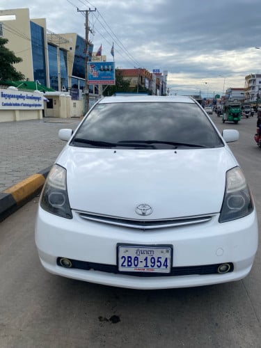 Prius for sale half full 06