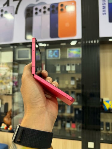 Samsung ZFlip7 256G 699$