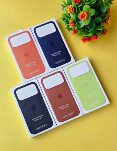 Silicone case  iPhone 17pro max សូមទាក់ទងមក telegram 016602609