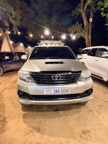 Toyota Fortuner Full Option 2013 ប៉ុង2 អូតូ​កាពីតាស់​ ឡាន​ស្អាត​