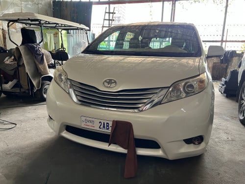 TOYOTA SIENNA 2011 LIMITED FULL PONG1